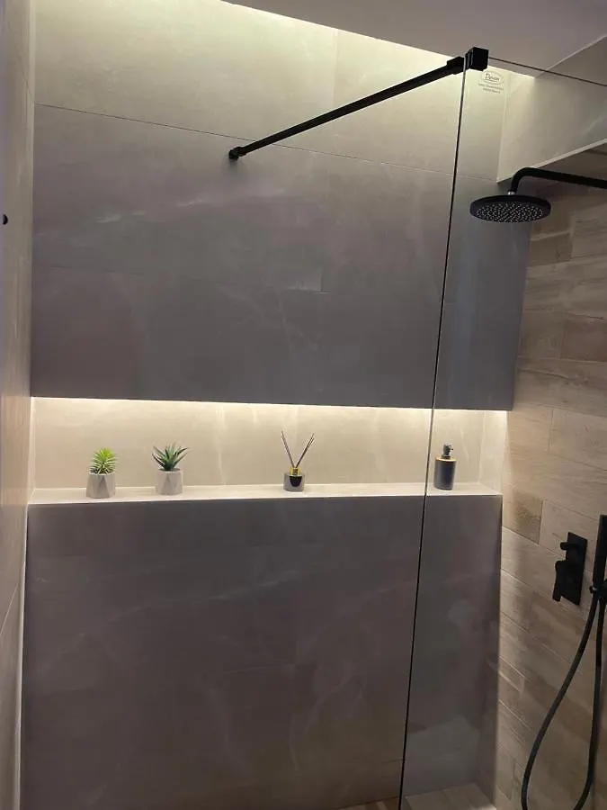 Jacuzzi Suite Ladadika Thessaloniki Apartment