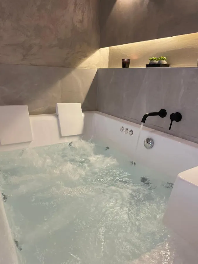 Jacuzzi Suite Ladadika Thessaloniki 0*,